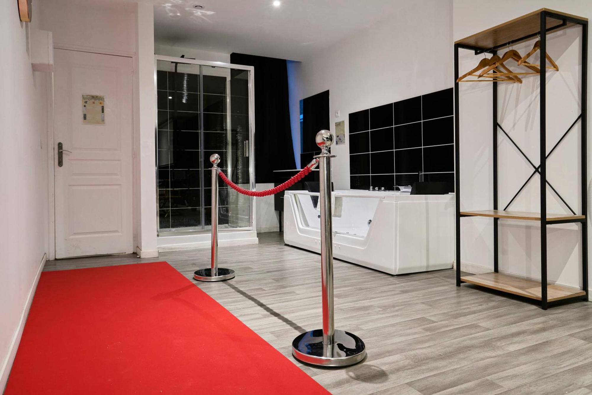 Ng Suitehome - Lille I Roubaix Centre I Grand Place - Balneo - Netflix - Wifi Exterior photo