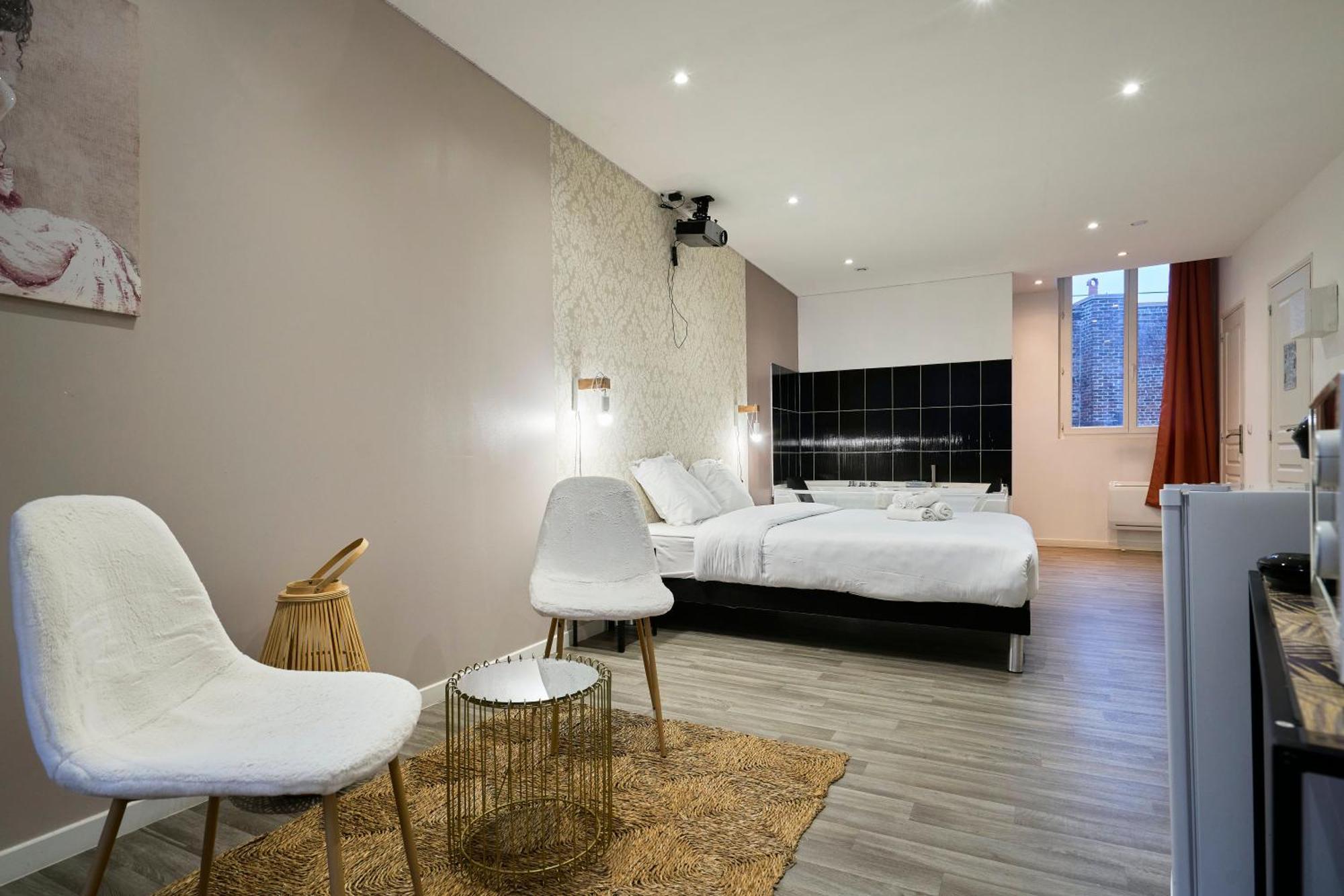 Ng Suitehome - Lille I Roubaix Centre I Grand Place - Balneo - Netflix - Wifi Exterior photo